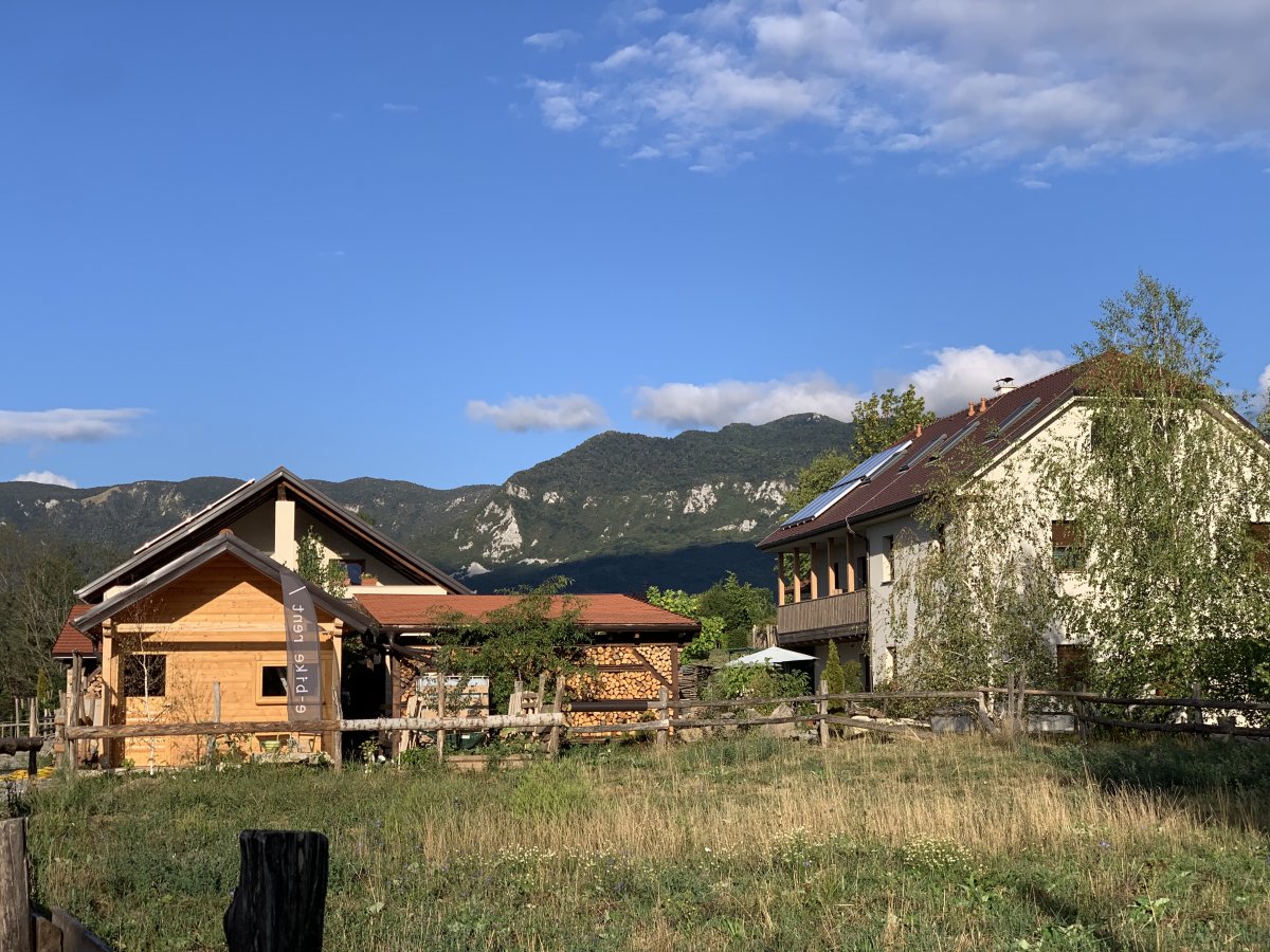 the Lodge is surrounded by countryside in the middle of Nowhere.. Close to Everywhere!