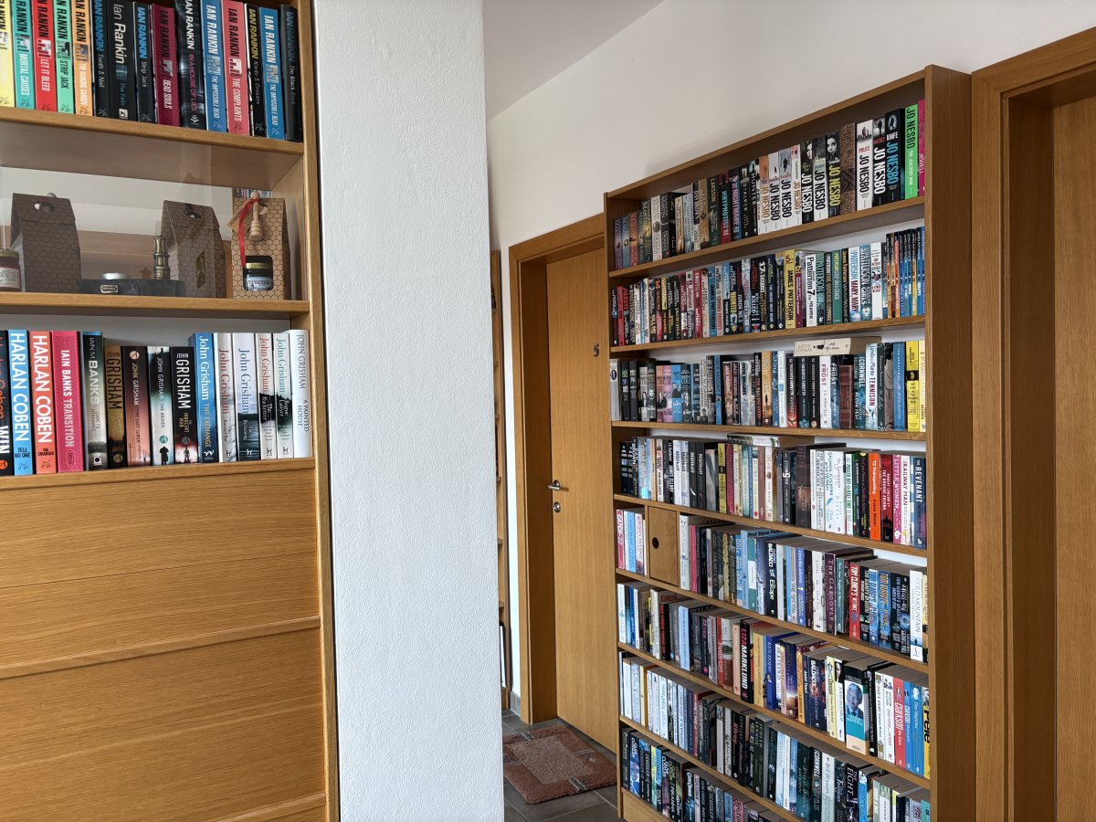 The bird hole is easy to find, but can you also find the hidden books with a lollipop inside..