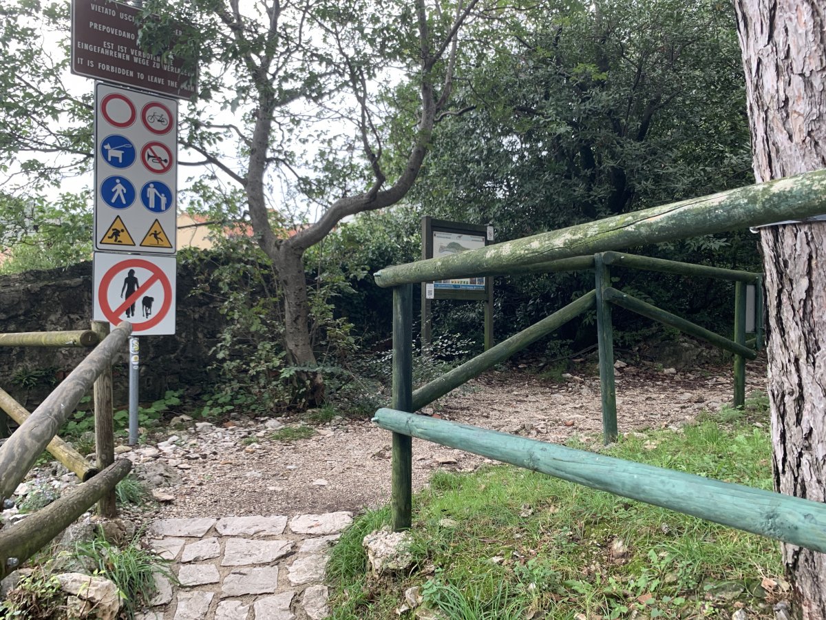 This is where the cliff path walk starts in Duino.. about 400m from the castle