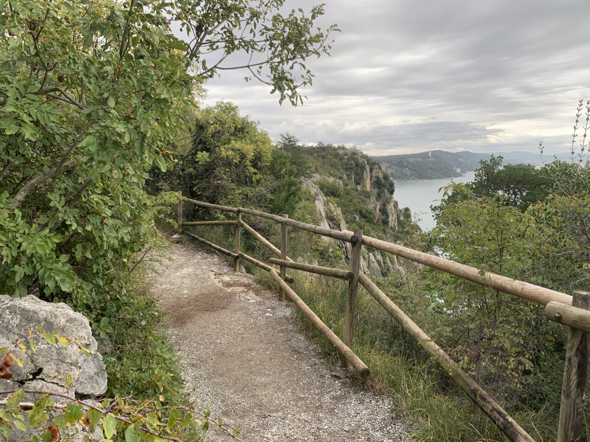 We sincerely hope seeing how beautiful & safe this walk is in photos will help persuade you give it a go..