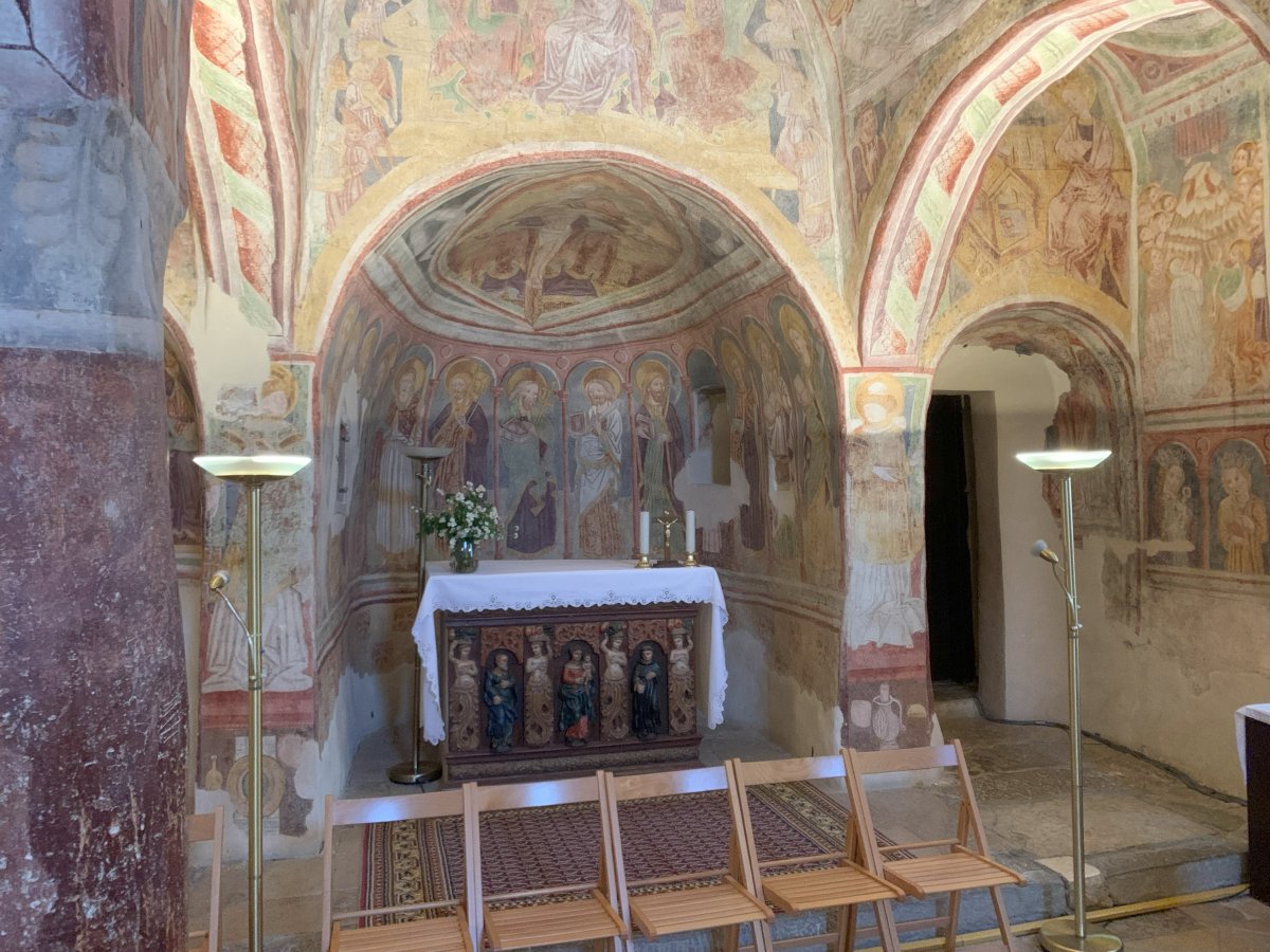 It is NOT just one fresco, you get the signs of the Zodiac, Bible and so many other Medieval themes here..