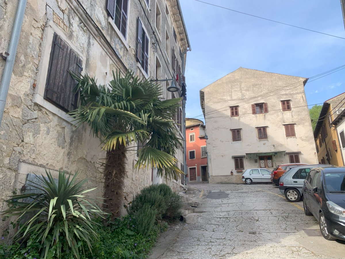 the old town is not too big to fully explore..