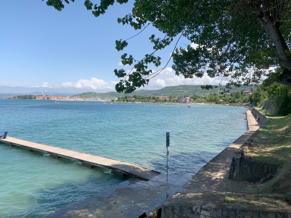 This 2km stretch of Slovenian coast to Izola is like a huge secret..