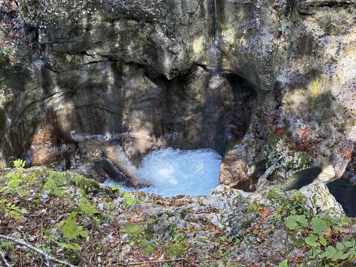 You get a much clearer view of how water has shaped this gorge on the way back down..