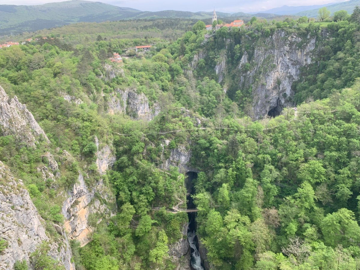 You can see some of the bridges and paths for the extra hikes you can do around here.. You can see some of the bridges and paths for the extra hikes you can do around here..
