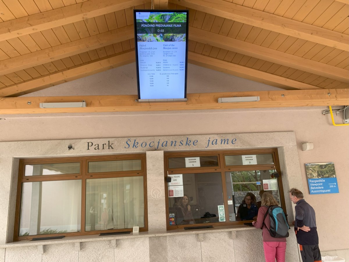 Visitor centre ticket office, with tour times and availability for the day, but by now TOO LATE if everything booked up.. Visitor centre ticket office, with tour times and availability for the day, but by now TOO LATE if everything booked up..