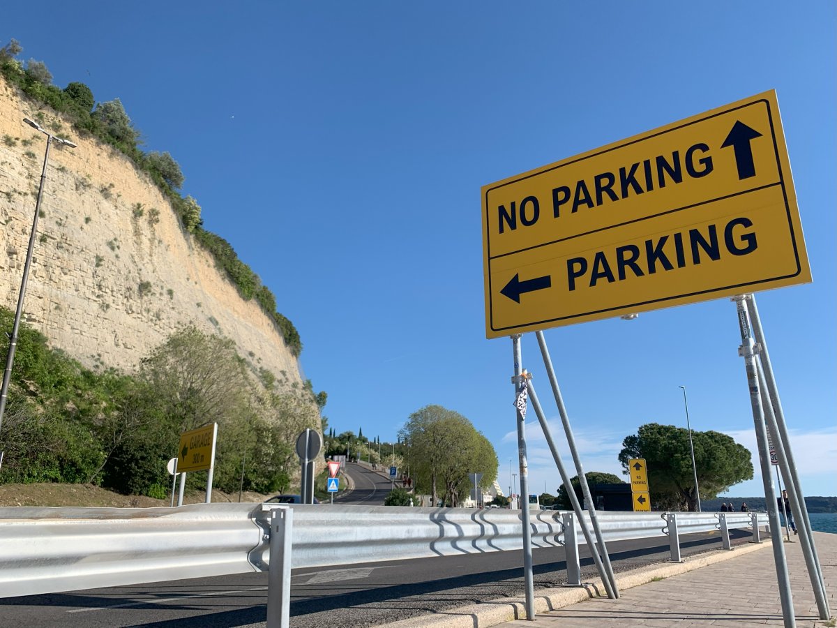 This sign should clear up any parking questions you have in Piran..