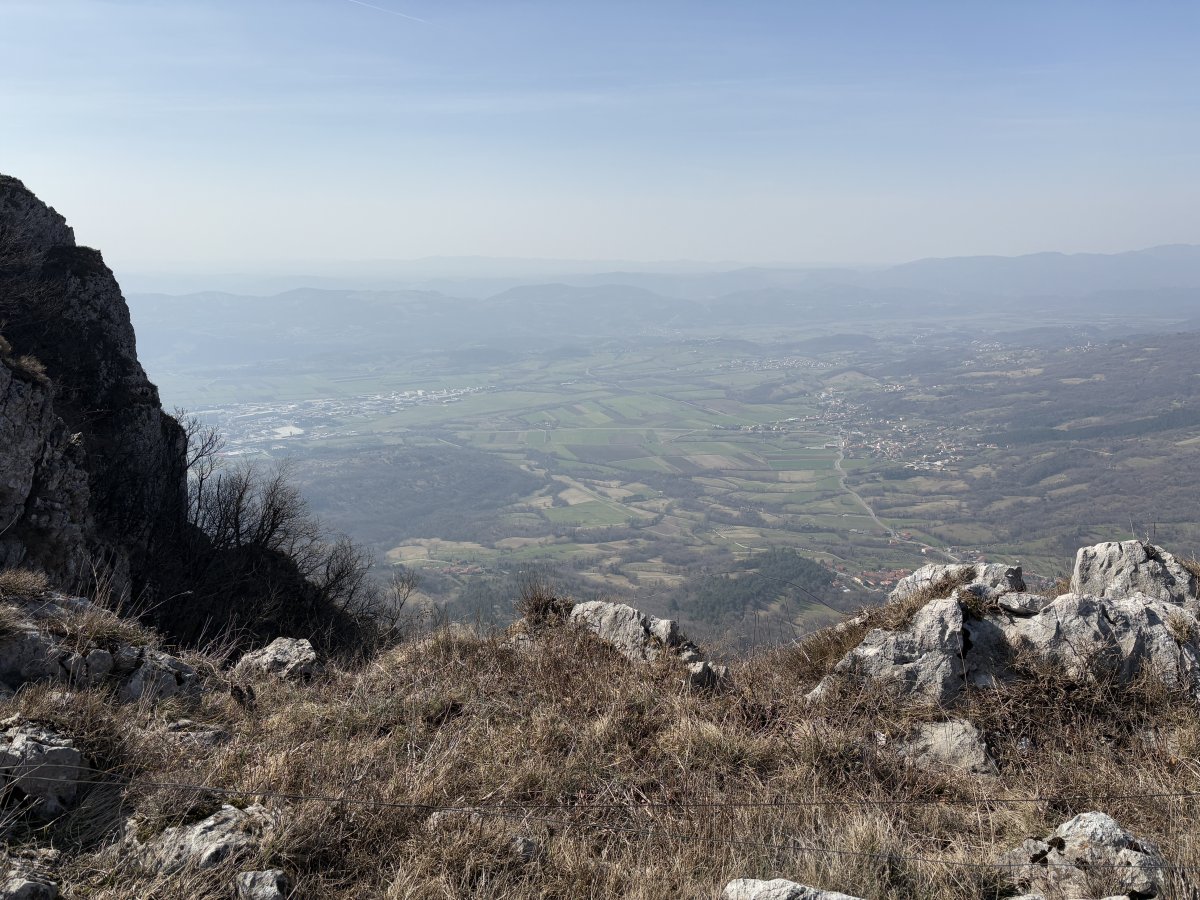 You get several stunning vista points over the beautiful Vipava Green Wine Valley..