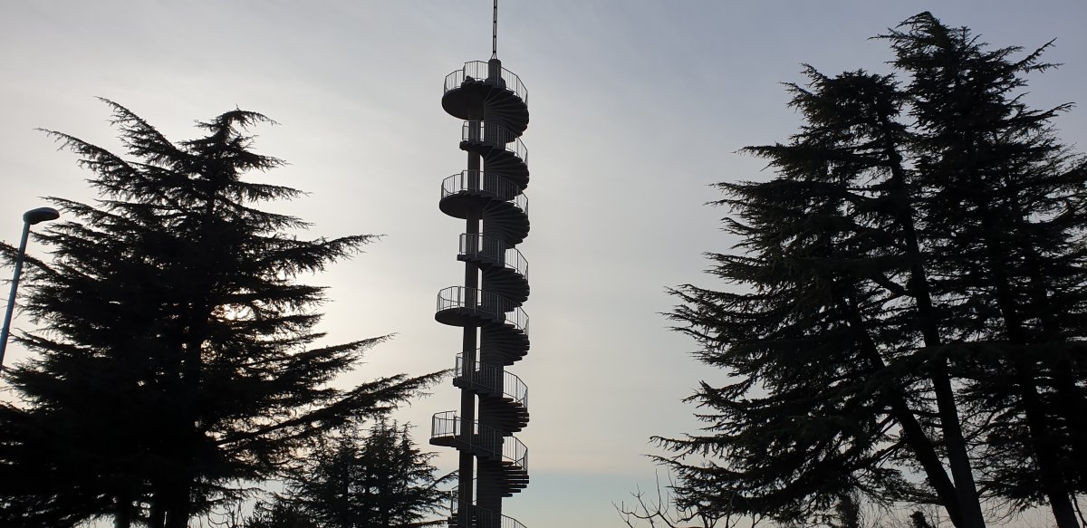 a really great view of the whole of Brda from the top of this tower.. But make sure you glue your wig on.. a really great view of the whole of Brda from the top of this tower.. But make sure you glue your wig on..