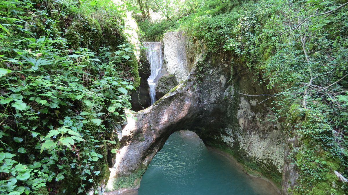cramp gorge is very different o other Slovenian gorges and it is a real Green treasure hunt to find it.. cramp gorge is very different o other Slovenian gorges and it is a real Green treasure hunt to find it..