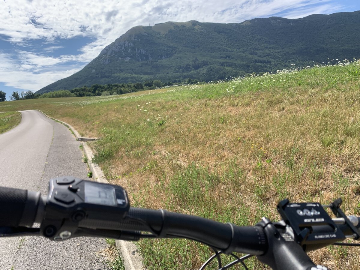 Biking out to the edge of Nanos mountain..