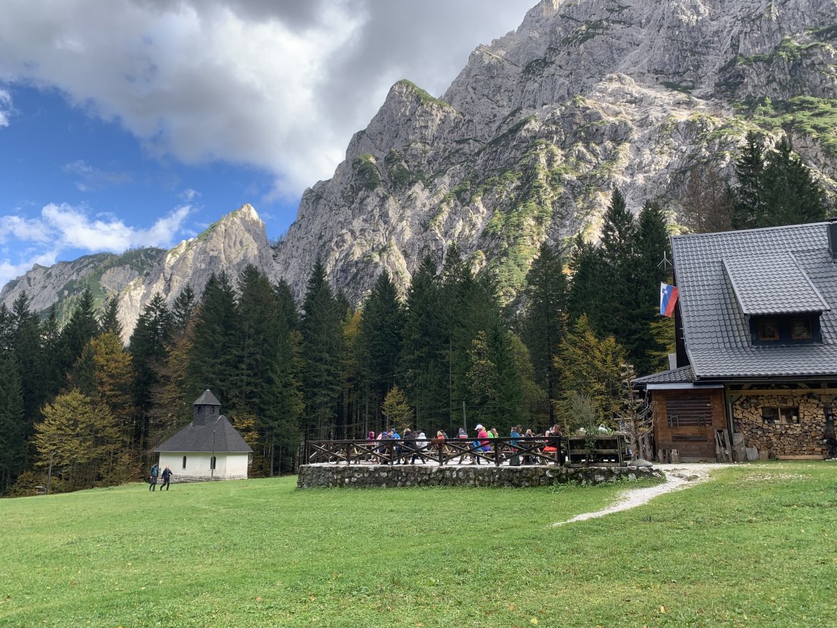 wow, what a place to have a spot of lunch..