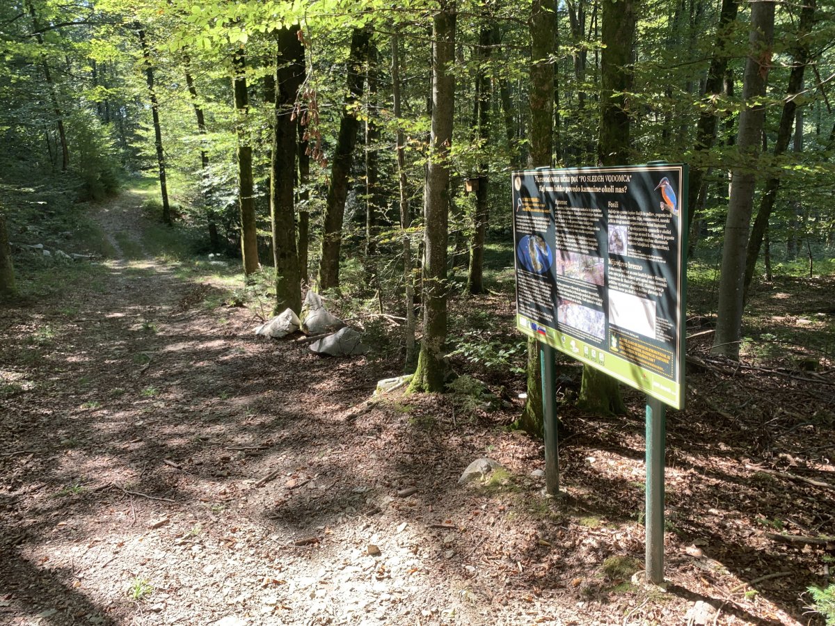 the trail is really fantastic with lots of info along all sections of the path.. the trail is really fantastic with lots of info along all sections of the path..
