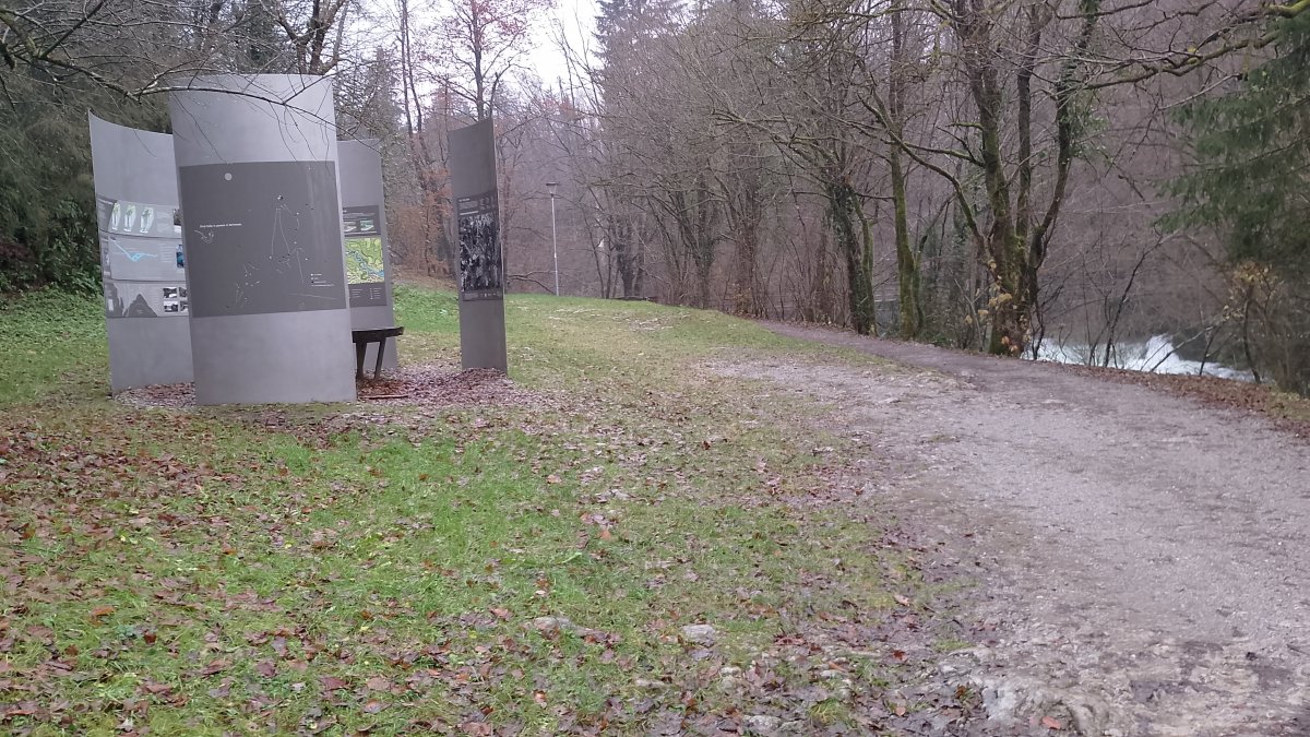 This is the biggest info board we have found to date on the River of 7 Names, near the Big and Little Windows..