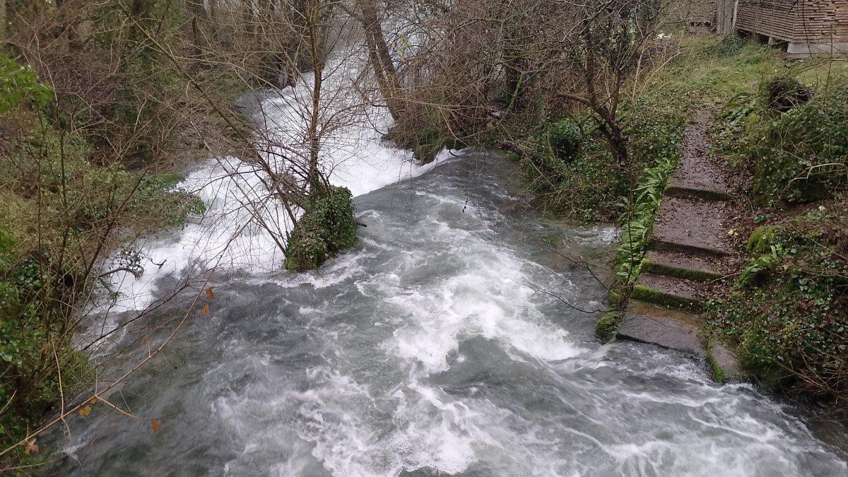 Autumn.. another flow big enough to be a river bursts out of the rocks at Mocilnik..