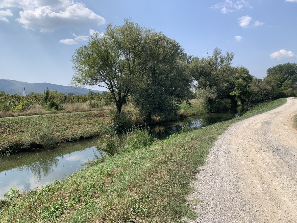 the track out of Rence follows the Lijak river
