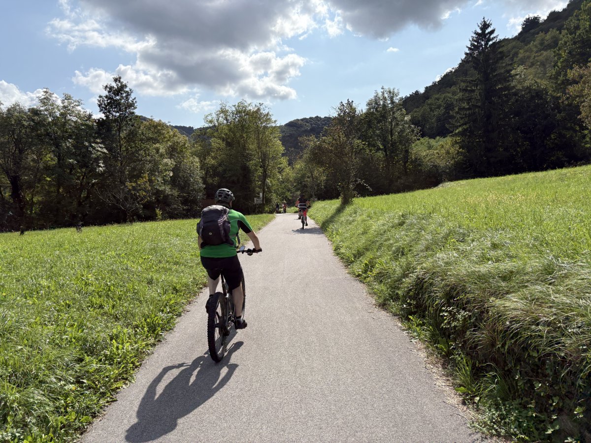 This quiet village road can only be used one way on the return ride from Plave to the new bike path.. This quiet village road can only be used one way on the return ride from Plave to the new bike path..