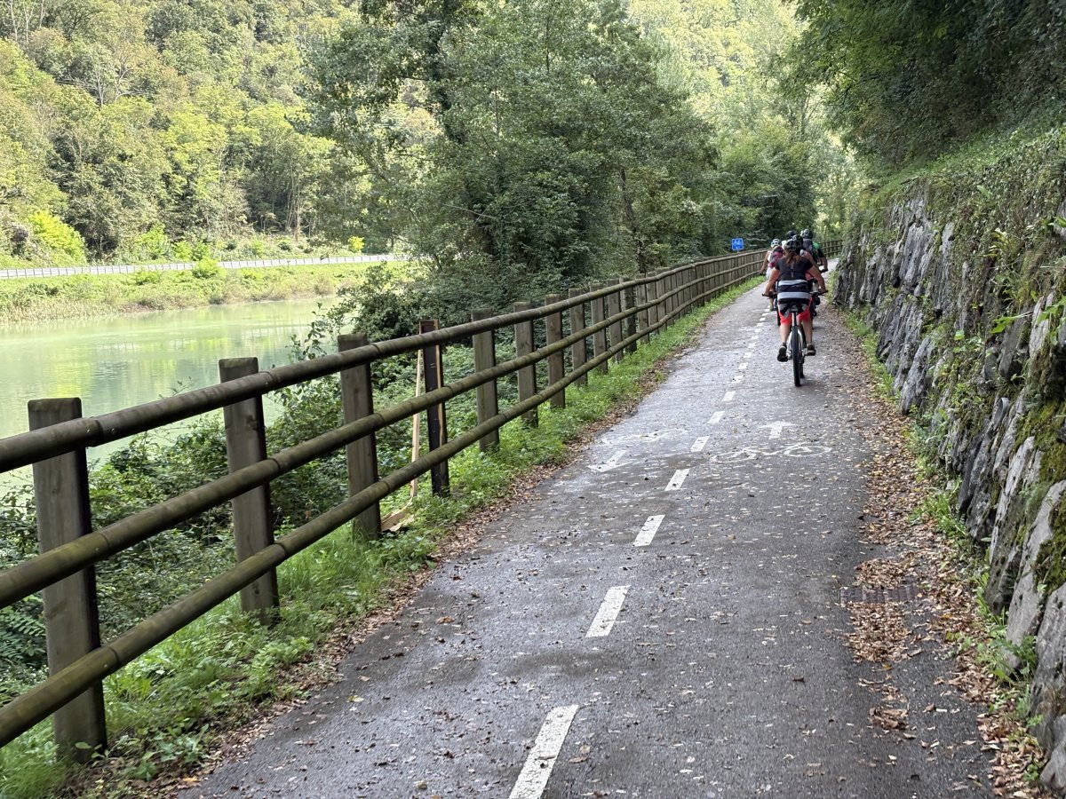Bike path, Soča river and main road on the other side of the river.. Bike path, Soča river and main road on the other side of the river..