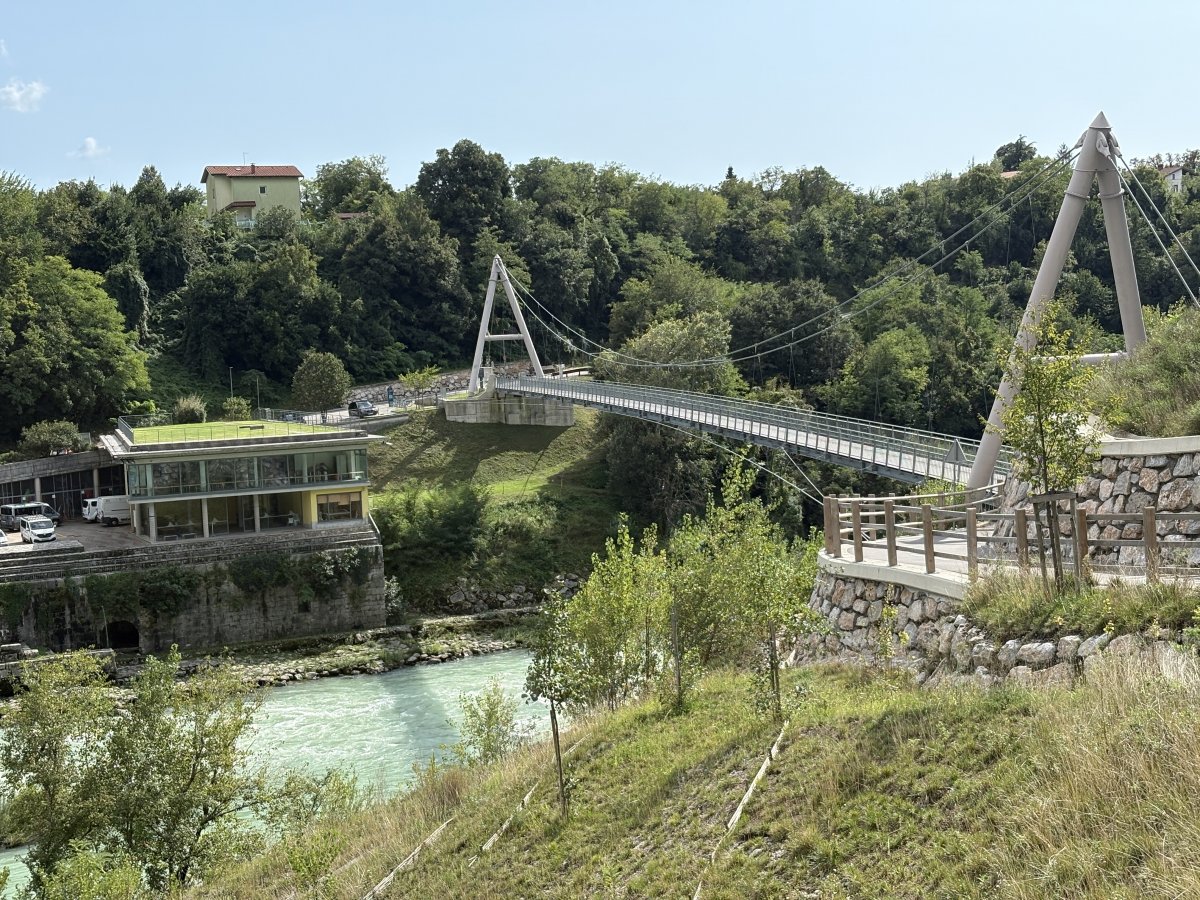 This sparkling new Bike Hike bridge crosses the Soča river at the start or End of this Path.. This sparkling new Bike Hike bridge crosses the Soča river at the start or End of this Path..