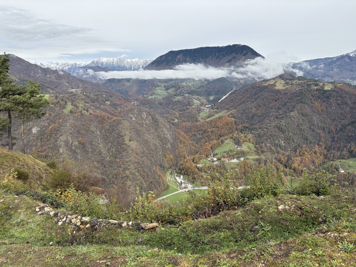 Wot a view down to the Idrija valley and over to the Alps.. Wot a view down to the Idrija valley and over to the Alps..