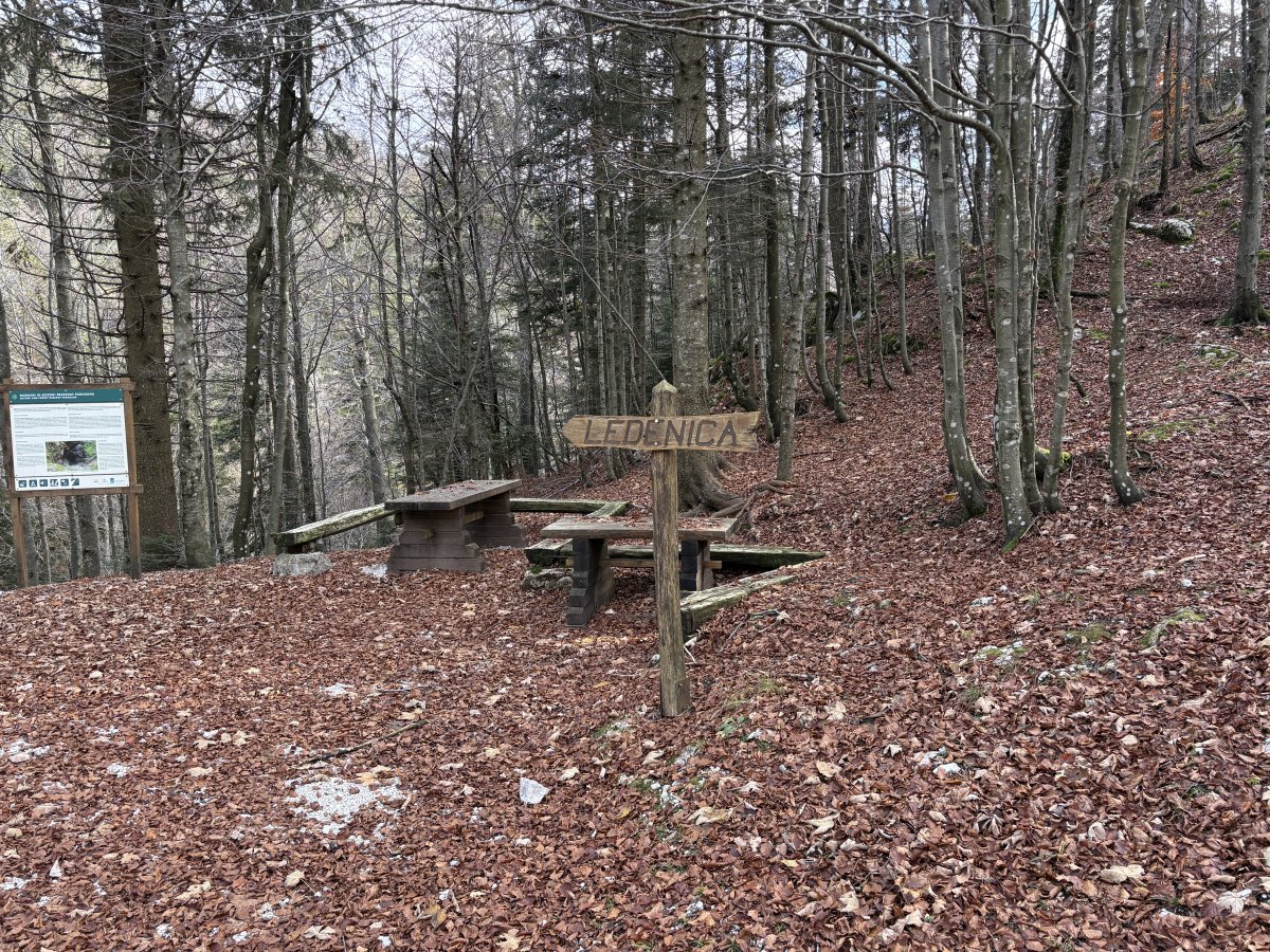 Little car park with picnic table..
