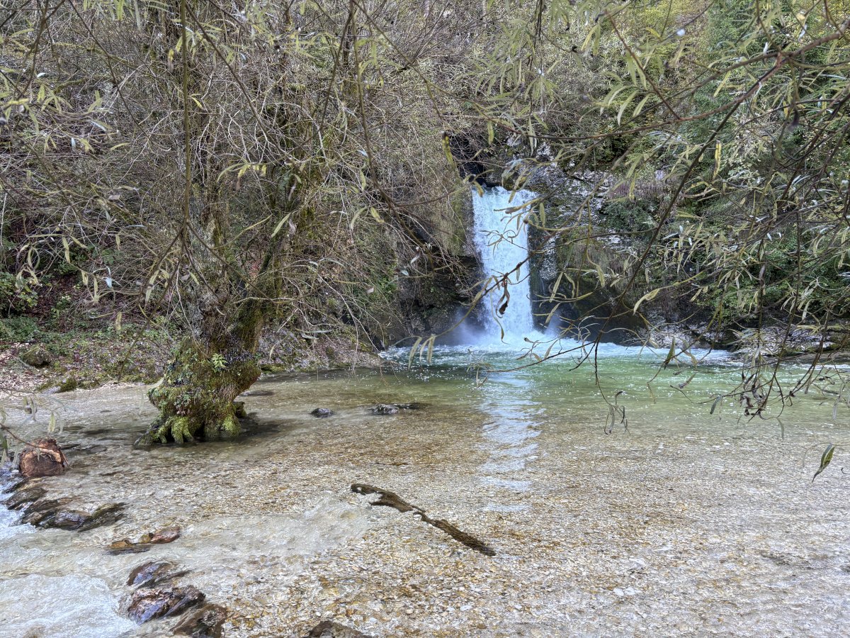 Secret waterfalls are ten a penny in the Greenest country in Europe.. This one can be found on the same day trip to Mostnica Gorge..