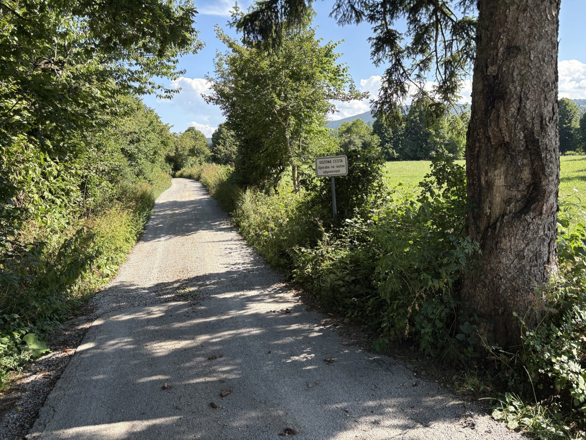 I want to E Bike along here..